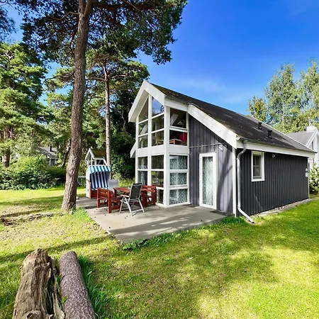 Strandnahes Ferienhaus Mit Kamin Und Terrasse - Ferienhaus Seerobbe * Baabe